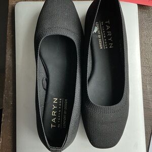 Ladies Taryn Rose black flats.